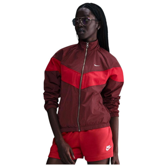 Nike Γυναικείο αντιανεμικό μπουφάν Windrunner